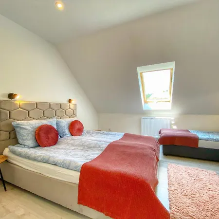 Sloneczna Osada Domki Hotel *