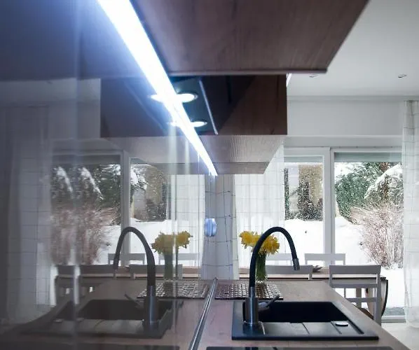 Sloneczna Osada Domki Hotel *